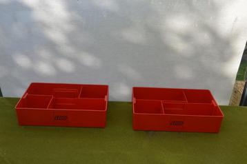 2 rode vintage Lego sorteer bakken uit jaren 70 met handvat beschikbaar voor biedingen