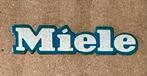Speldje Miele Logo - Steun Kenia!, Verzamelen, Speldjes, Pins en Buttons, Ophalen of Verzenden, Gebruikt, Overige onderwerpen