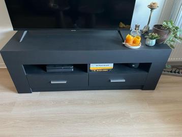 Tv-meubel beschikbaar voor biedingen
