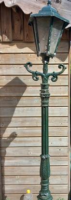 Oude groene buitenlamp, Huis en Inrichting, Lampen | Vloerlampen, Gebruikt, 200 cm of meer, Ophalen of Verzenden, Glas