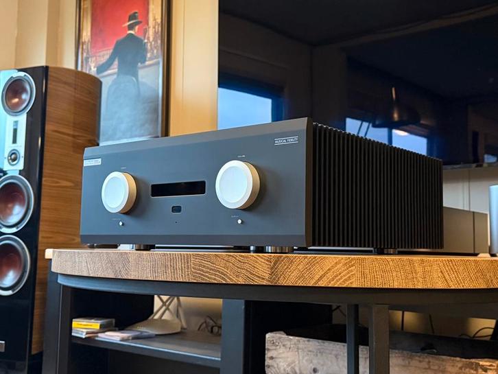 Musical Fidelity M8xi, Audio, Tv en Foto, Versterkers en Receivers, Zo goed als nieuw, Stereo, 120 watt of meer, Overige merken