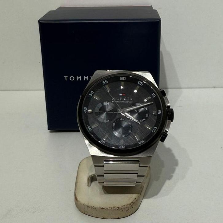 Tommy Hilfiger 490.1.34.3538 48mm Quartz Horloge in Doos, Sieraden, Tassen en Uiterlijk, Sporthorloges, Android, Zwart, Ophalen of Verzenden