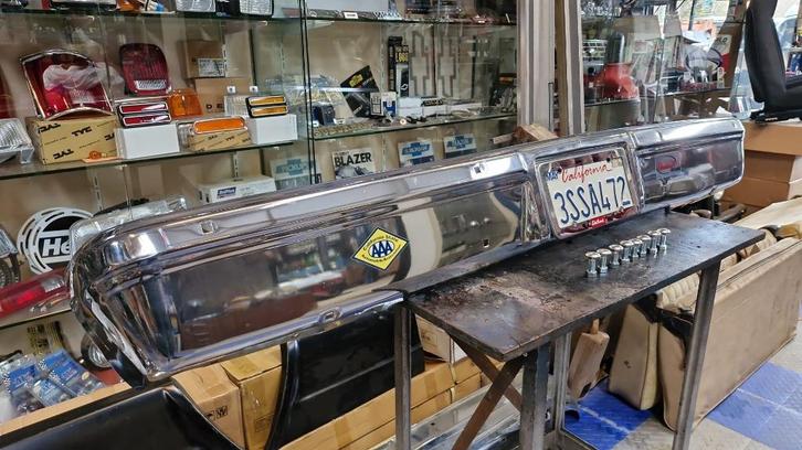 OEM Chromen voorbumper Chevy Trucks 1981-1991, Auto-onderdelen, Carrosserie en Plaatwerk, Bumper, Amerikaanse onderdelen, Oldtimer onderdelen