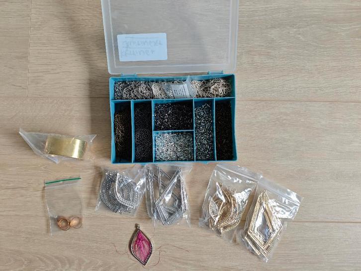 Partij ketting snoeren, sluitingen en hangers, Hobby en Vrije tijd, Kralen en Sieraden maken, Zo goed als nieuw, Kraal, Ophalen of Verzenden