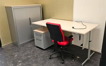 Compleet Kantoormeubel Set: Bureau, Stoel, Kast beschikbaar voor biedingen