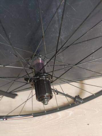 Wielen Race fiets  beschikbaar voor biedingen