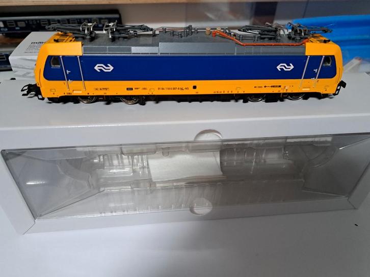 186-009  186 007 in Nieuwstaat, Hobby en Vrije tijd, Modeltreinen | H0, Nieuw, Locomotief, Wisselstroom, Märklin, NS, Ophalen of Verzenden