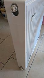 Radiator 70x60, Doe-het-zelf en Verbouw, Verwarming en Radiatoren, 30 tot 80 cm, Radiator, Ophalen of Verzenden, Zo goed als nieuw