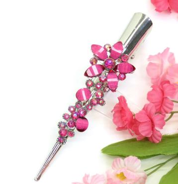 Duckklem met roze bloem en strass stenen beschikbaar voor biedingen