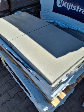 Grote partij grijze 60x60x4cm terrastegels - slechts €19,50 beschikbaar voor biedingen