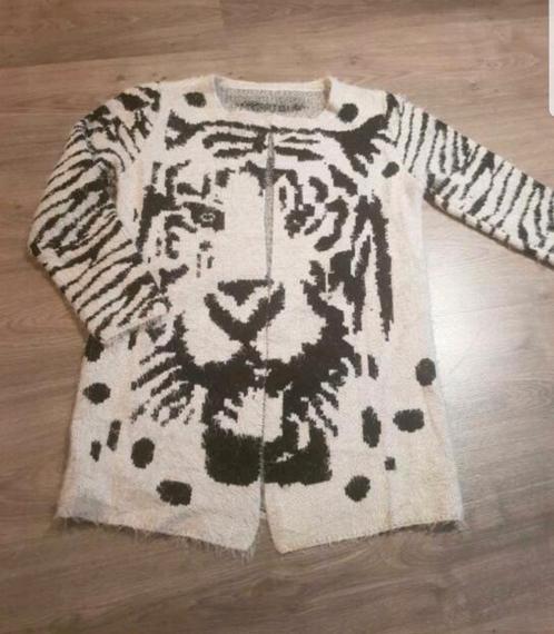 Lang fluffy crème/zwart tijger vest met lange mouwen, Kleding | Dames, Truien en Vesten, Zo goed als nieuw, Maat 36 (S), Overige kleuren