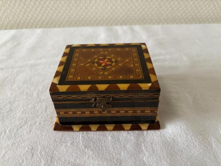 Vintage kistje van hout met inleg., Antiek en Kunst, Curiosa en Brocante, Ophalen of Verzenden