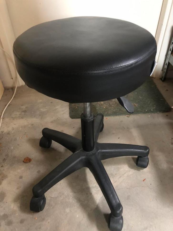 verrijdbare/in hoogte verstelbare kruk werkkruk salonkruk, Huis en Inrichting, Krukjes, Zo goed als nieuw, Kunststof, Ophalen