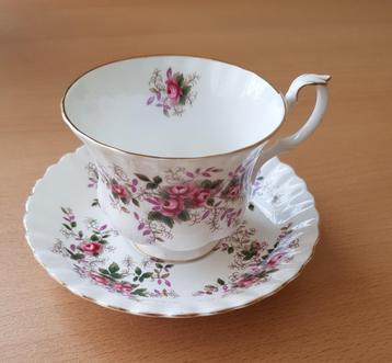 3 kop en schotels  van Royal Albert (Lavender Rose)  beschikbaar voor biedingen