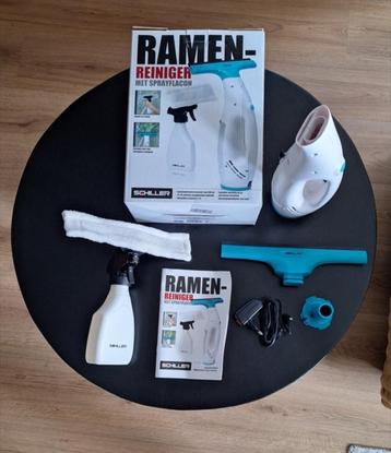 Ramenreiniger met sprayflacon beschikbaar voor biedingen