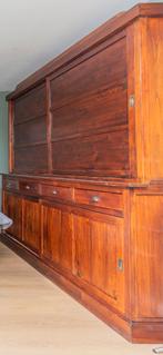 Vintage bruinrode houten buffetkast met schuifpanelen, Huis en Inrichting, Kasten | Buffetkasten, 200 cm of meer, 50 tot 75 cm