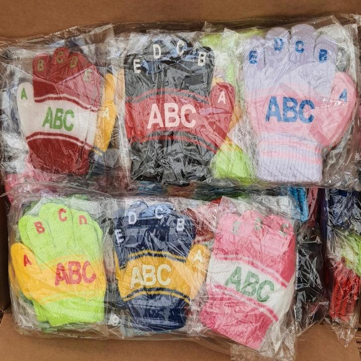 NIEUW! Partij nieuwe handschoenen 60 paar voor €30,00!, Kinderen en Baby's, Babykleding | Mutsen, Sjaals en Wanten, Nieuw, Wanten