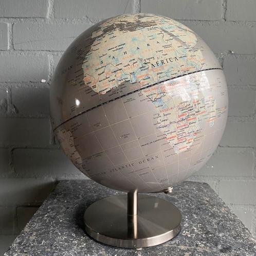 Jaren 80/90 wereldbol, Huis en Inrichting, Woonaccessoires | Wereldbollen, Gebruikt, Ophalen of Verzenden