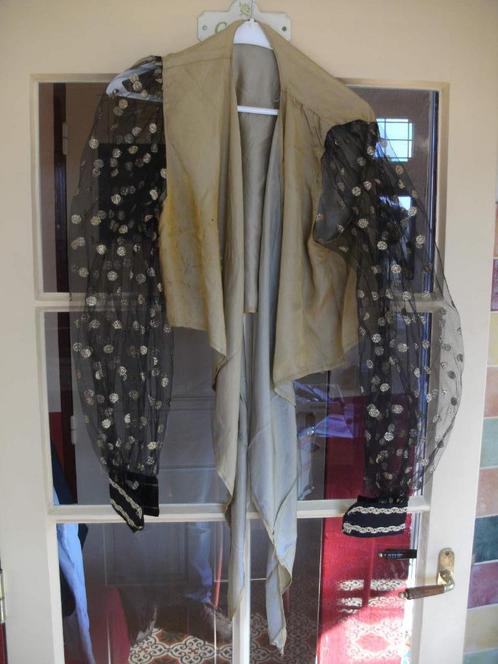 Harempak en twee bijbehorende zwarte broeken. Maat M., Hobby en Vrije tijd, Kostuums, Theaterbenodigdheden en LARP, Gebruikt, Bovenkleding