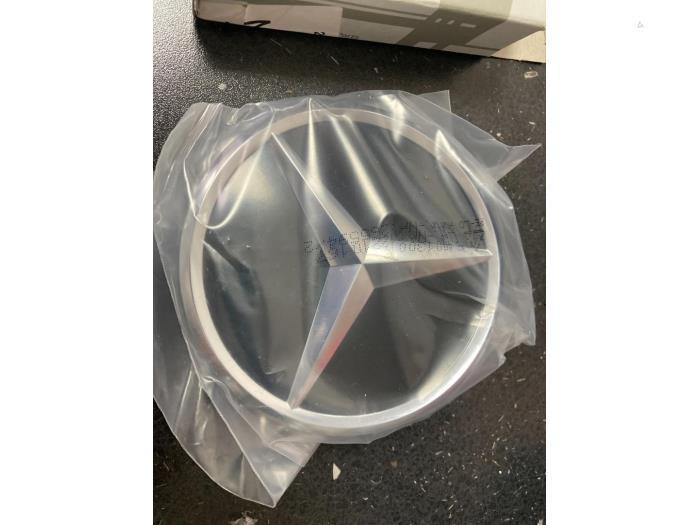 Embleem van een Mercedes Diversen, Auto-onderdelen, Carrosserie en Plaatwerk, Nieuw, Ophalen of Verzenden