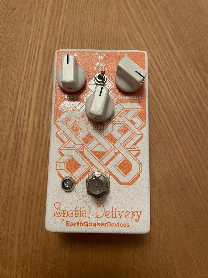 Earthquaker devices SPATIAL DELIVERY, Muziek en Instrumenten, Effecten, Zo goed als nieuw, Delay of Echo, Wah Wah, Overige typen