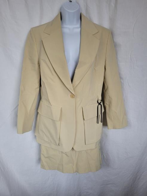 Net beige rokpak mt 44 merk Kyuso Joke&Egidio, Kleding | Dames, Kostuum of Pak, ., Beige, Maat 42/44 (L)