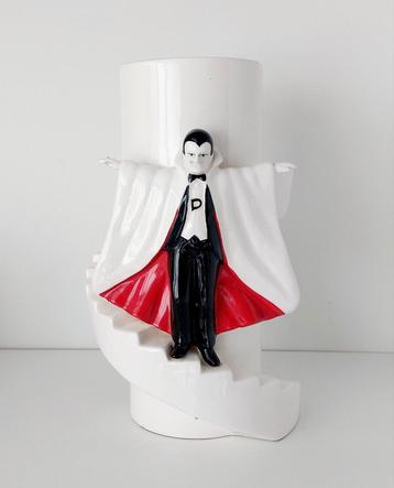 Dracula vaas~Sigma Japan  beschikbaar voor biedingen