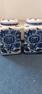 Delfts blauw voorraadpotten met bloemen 2×, Antiek en Kunst, Ophalen of Verzenden