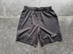 Zwart Sportbroekje Nike 134, Kinderen en Baby's, Kinderkleding | Maat 134, Sport- of Zwemkleding, Ophalen of Verzenden, Zo goed als nieuw