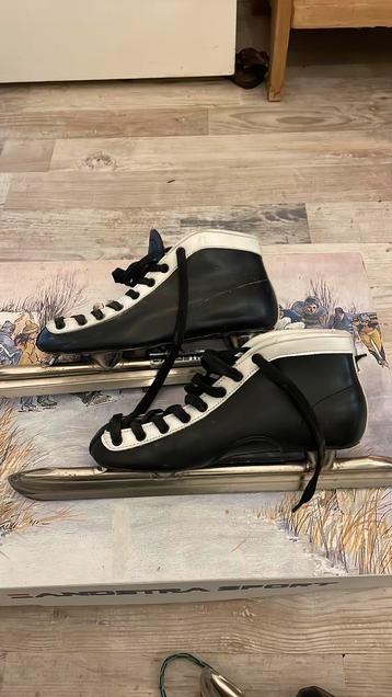 Noren Zandstra maat 39 beschikbaar voor biedingen