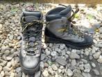 Meindl bergschoenen 43, Bruin, Ophalen of Verzenden, Zo goed als nieuw, Wandelschoenen of Bergschoenen