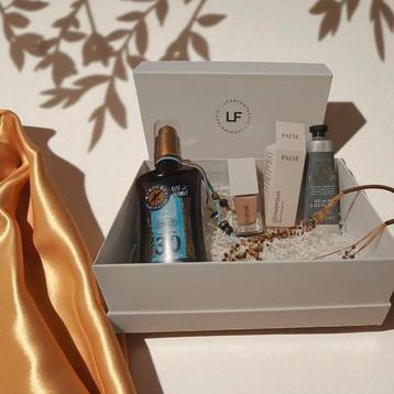  LIMITED EDITION COSMETICA & SIERADEN CADEAUDOOS  beschikbaar voor biedingen