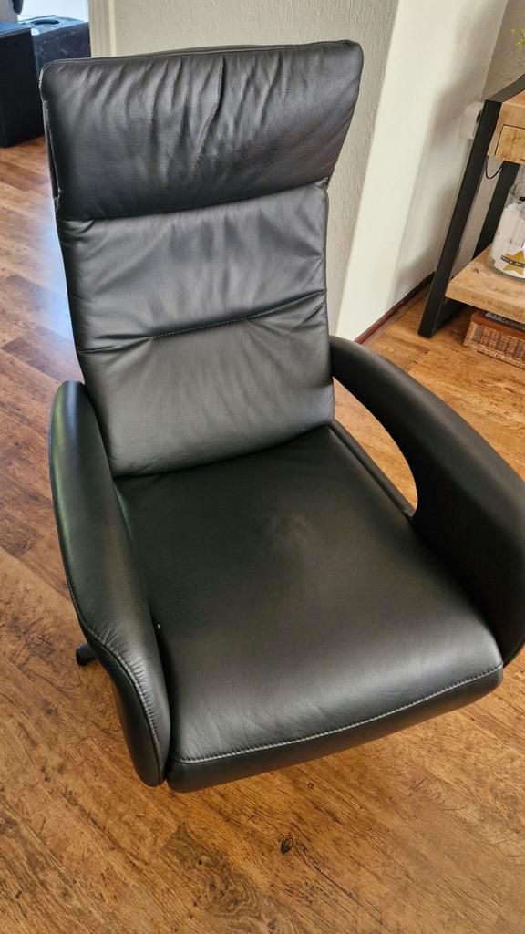 Zwarte lederen relaxfauteuil, Huis en Inrichting, Fauteuils, Zo goed als nieuw, Leer, 50 tot 75 cm, Minder dan 75 cm, Ophalen