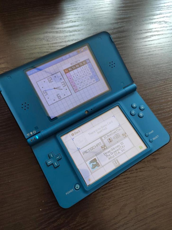 GEZOCHT: Nintendo DSi XL Blauw Compleet ZGAN, Spelcomputers en Games, Spelcomputers | Nintendo DS, Zo goed als nieuw, Dsi, Blauw