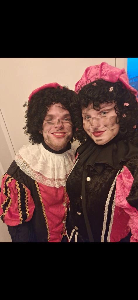 2 zwarte/roetveeg pieten huisbezoek BREDA, Diversen, Sinterklaas, Zo goed als nieuw, Ophalen