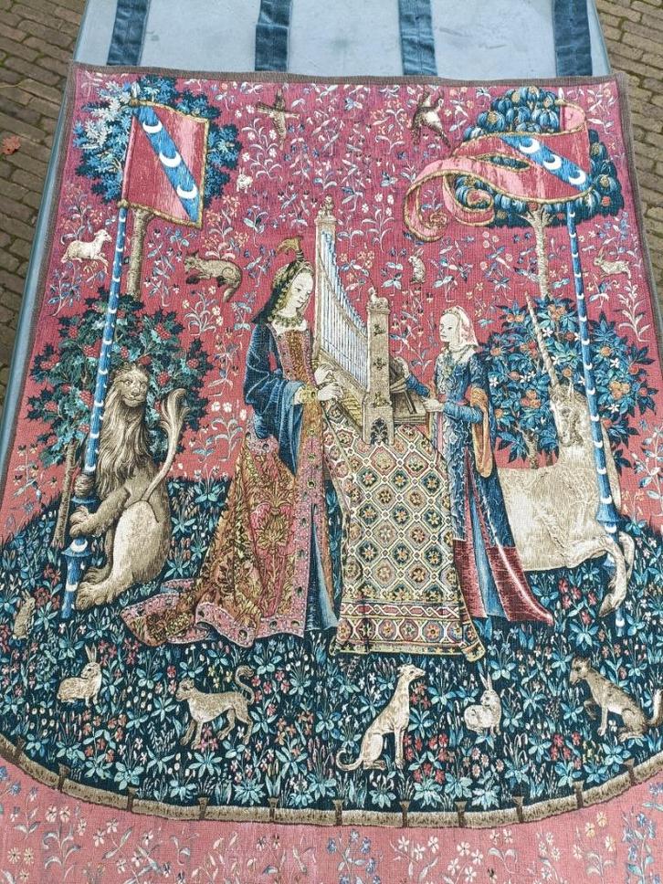 Gobelin tapestry LADY AND UNICORN titel 'GEHOOR' met label, Antiek en Kunst, Antiek | Kleden en Textiel, Ophalen of Verzenden