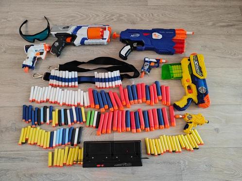 Nerf N-Strike Elite Blasters met veel accessoires, Kinderen en Baby's, Speelgoed | Buiten | Actiespeelgoed, Gebruikt, Ophalen of Verzenden