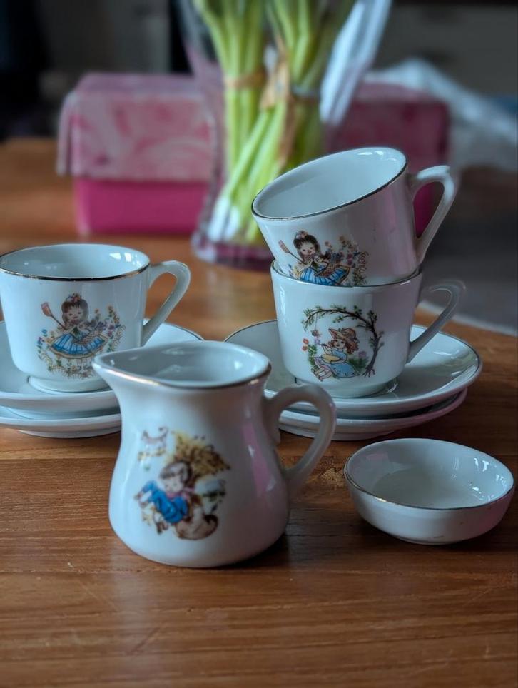 Vintage kinderservies, Antiek en Kunst, Antiek | Servies los, Ophalen of Verzenden