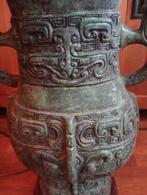Twee bronzen archaïsche Chinese Aziatische vazen lampvoeten, Huis en Inrichting, Lampen | Tafellampen, Ophalen, Zo goed als nieuw