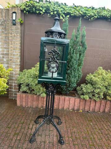 Decoratieve Tuinlantaarn met Standaard beschikbaar voor biedingen