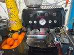 Prachtige koffiemachine van Smeg Nieuw.. met Garantie & boek, 10 kopjes of meer, Ophalen of Verzenden, Zo goed als nieuw, Koffiemachine