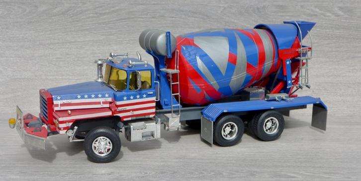 Mack DM800 Rex mixer Ertl 1:25, Hobby en Vrije tijd, Modelbouw | Auto's en Voertuigen, Gebruikt, Truck, Groter dan 1:32, Italeri