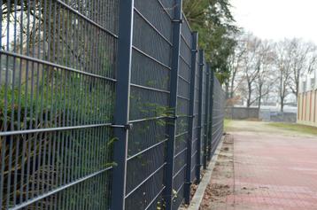 Goedkoop en IJzersterk Hekwerk om uw tuin, bedrijfspand hek beschikbaar voor biedingen