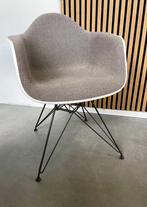 Vitra Eames DAR kuipstoelen, zes stuks te koop, Huis en Inrichting, Vijf, Zes of meer stoelen, Grijs, Design, Metaal