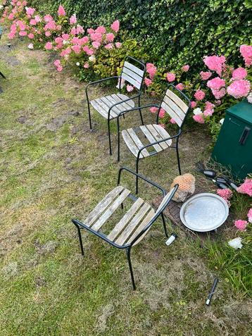 4 stoelen beschikbaar voor biedingen