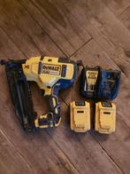 DeWalt DCN660 tacker / 2 x accu / lader in kist, Ophalen of Verzenden, Zo goed als nieuw