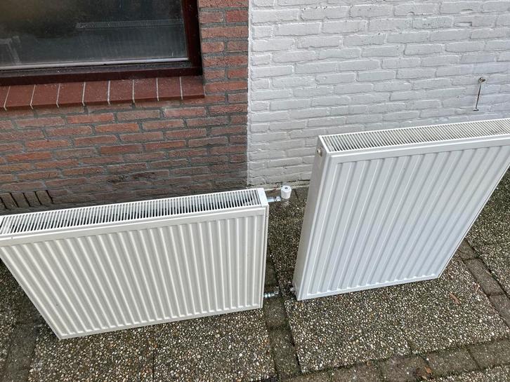 1x Radiator 90x70 type 22 - 1x Radiator 75x90 type 22, Doe-het-zelf en Verbouw, Verwarming en Radiatoren, Radiator, 30 tot 80 cm