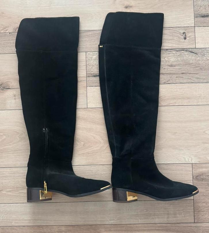 Laarzen Ted Baker suede zwart maat 40 nieuwstaat, Kleding | Dames, Schoenen, Zo goed als nieuw, Hoge laarzen, Zwart, Ophalen of Verzenden