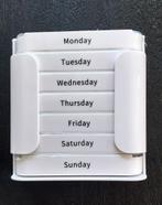 Pillendoos voor 7 dagen en 4 vakjes p.d. met piluitdrukker, Ophalen, Nieuw