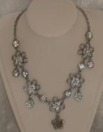 Ketting met bloemen en strass, Sieraden, Tassen en Uiterlijk, Kettingen, Overige materialen, Nieuw, Ophalen of Verzenden, Zilver